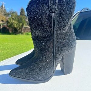 dingo Black Studded Pointed Toe Western Booties